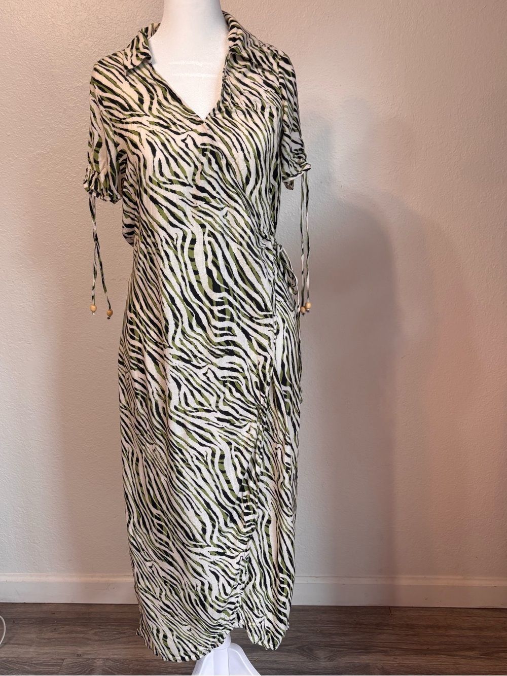 ZaraβAnimal Print Midi Wrap Dress Small